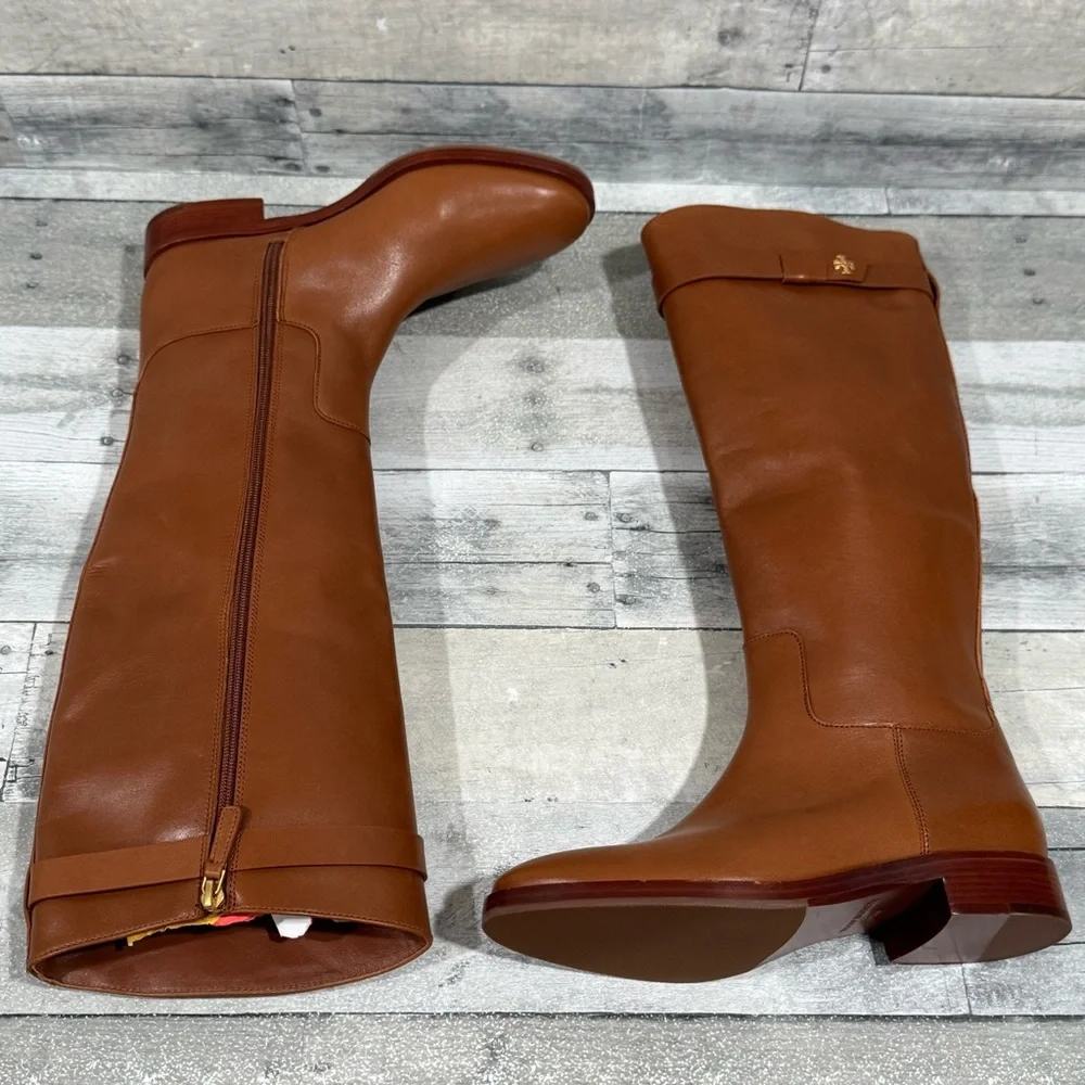 TORY BURCH EVERLY STRAP RIDING BOOTS - SIERRA TAN - SIZE - 7M .US